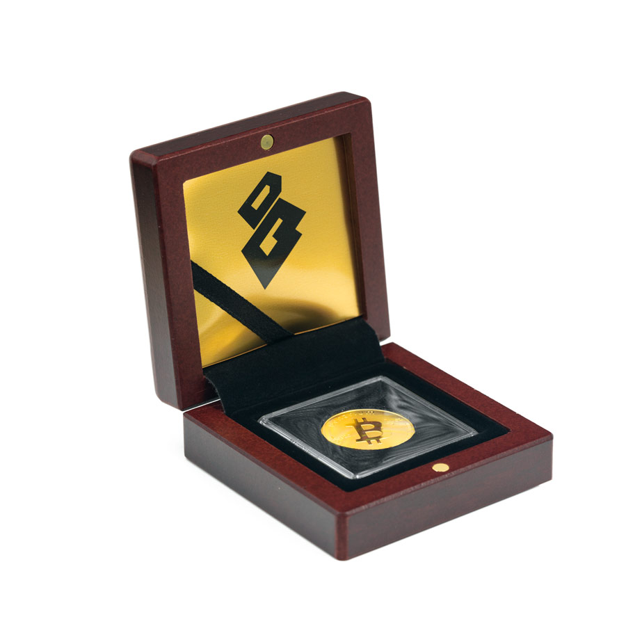 Gold coin, coin box, denarium, 1 btc, physical bitcoin